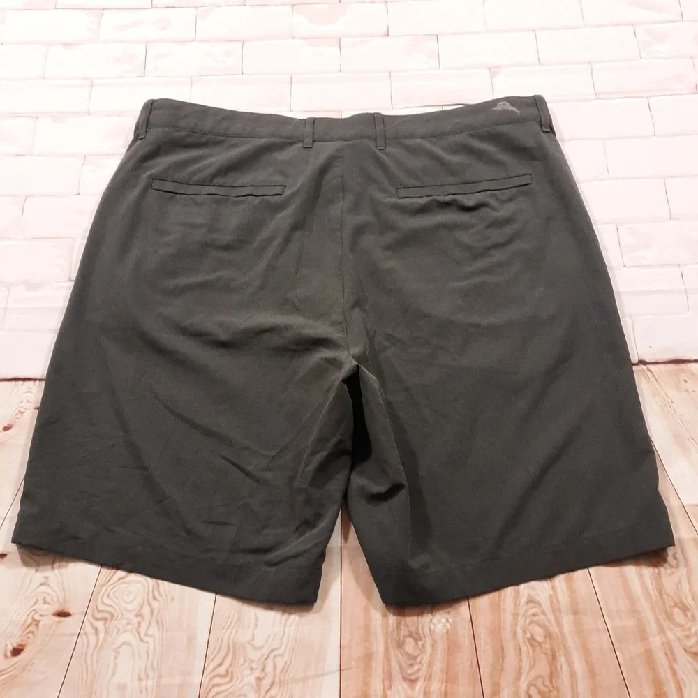 Tommy Bahama Chino Shorts Mens Size 38 x 8.5 Gray Flat Front Casual Performance